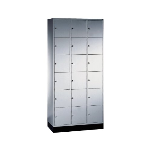 C+P Schließfachschrank Intro mit Sockel 920 x 1.950 x 500 mm (B x H x T) 18 Fächer