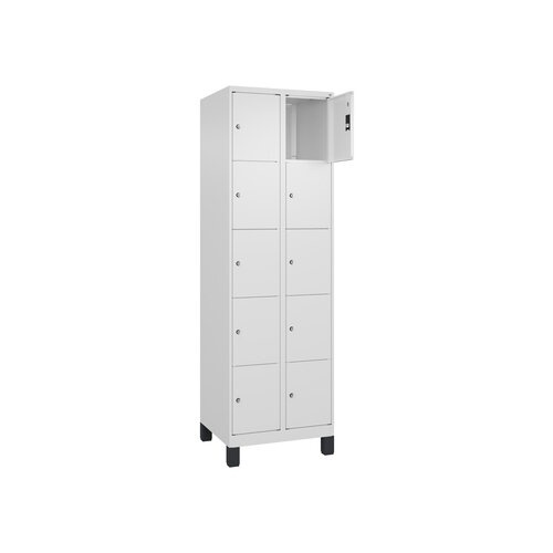 C+P Schließfachschrank Classic PLUS mit Standfuß 10 Fächer verkehrsweiß