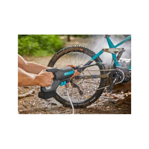 GARDENA Mitteldruckreiniger AquaClean 24/18V P4A Premium Set mit Akkupack