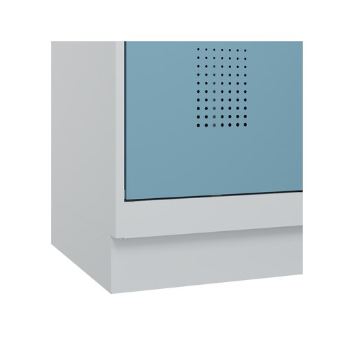 C+P Kleiderspind Evolo PLUS mit Sockel