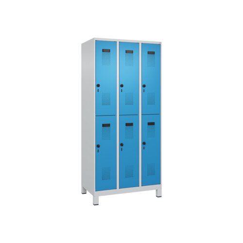 C+P Kleiderspind Evolo PLUS mit Standfuß 900 x 1.950 x 500 mm (B x H x T) lichtgrau