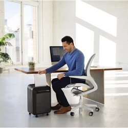 Fellowes® Aktenvernichter Powershred® LX 210