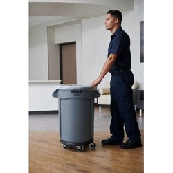 Rubbermaid Abfalleimer BRUTE® 208 l