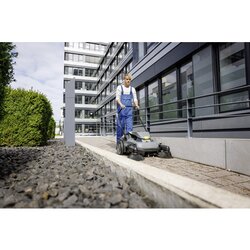 Kärcher Handkehrmaschine KM 70/30 C Bp 2SB Zubehör erforderlich