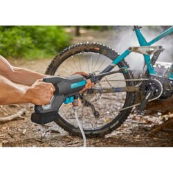 GARDENA Mitteldruckreiniger AquaClean 24/18V P4A Premium Set mit Akkupack