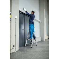 MUNK Stehleiter max. Arbeitshöhe 2,45 m