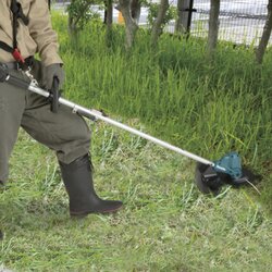 Makita® Rasentrimmer DUR191L Zubehör erforderlich