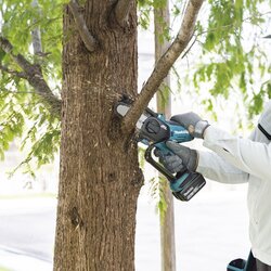 Makita® Baumsäge DUC101 mit Akkupack