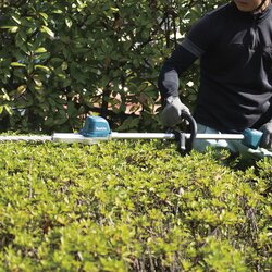 Makita® Heckenschere DUN600L Zubehör erforderlich