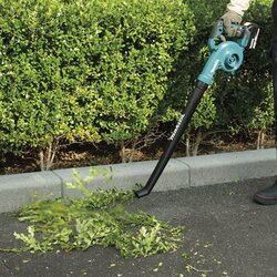 Makita® Laubbläser DUB186 Zubehör erforderlich