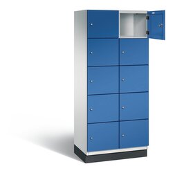 C+P Schließfachschrank Cambio mit Sockel 800 x 1.950 x 525 mm (B x H x T) 10 Fächer lichtgrau