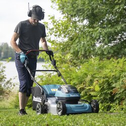 Makita® Rasenmäher DLM466Z Zubehör erforderlich